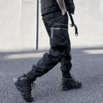 Schwarze Cargohose Herren mit reflektierenden Taschen