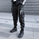 Schwarze Cargohose Herren mit reflektierenden Taschen