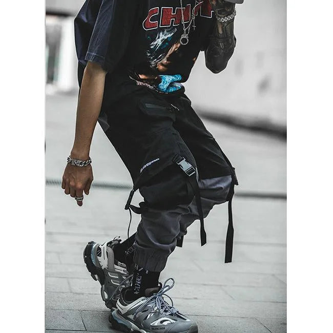 Schwarze Cargohose Herren mit Riemen