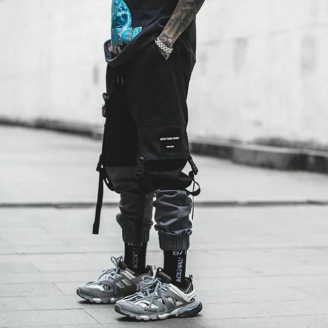 Schwarze Cargohose Herren mit Riemen