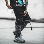 Schwarze Cargohose Herren mit Riemen