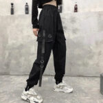Schwarze Cargohose Damen mit Kette