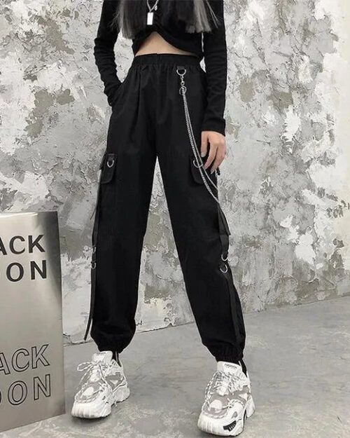 Schwarze Cargohose Damen mit Kette