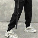 Schwarze Cargohose Damen mit Kette