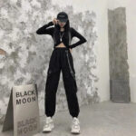 Schwarze Cargohose Damen mit Kette