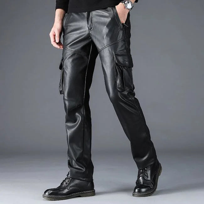 Schwarze Cargohose Herren in Lederoptik