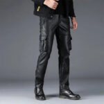 Schwarze Cargohose Herren in Lederoptik