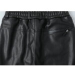 Schwarze Cargohose Herren in Lederoptik