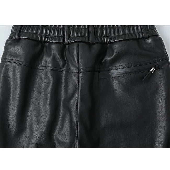 Schwarze Cargohose Herren in Lederoptik