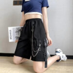 Cargo Shorts Damen mit Kette in Schwarz
