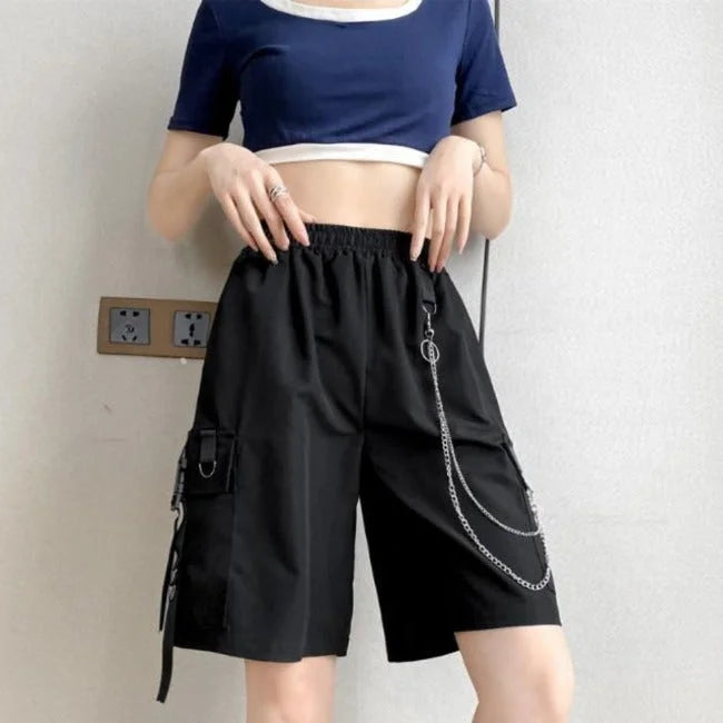 short-cargo-chaine-978.jpg Cargo Shorts Damen mit Kette in Schwarz